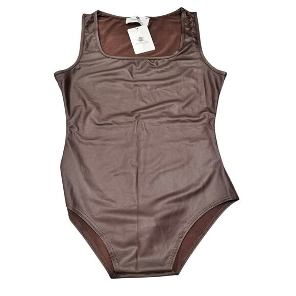 Everyday Chic Boutique – Brown Faux Leather Bodysuit – Size Small - Picture 1 of 4